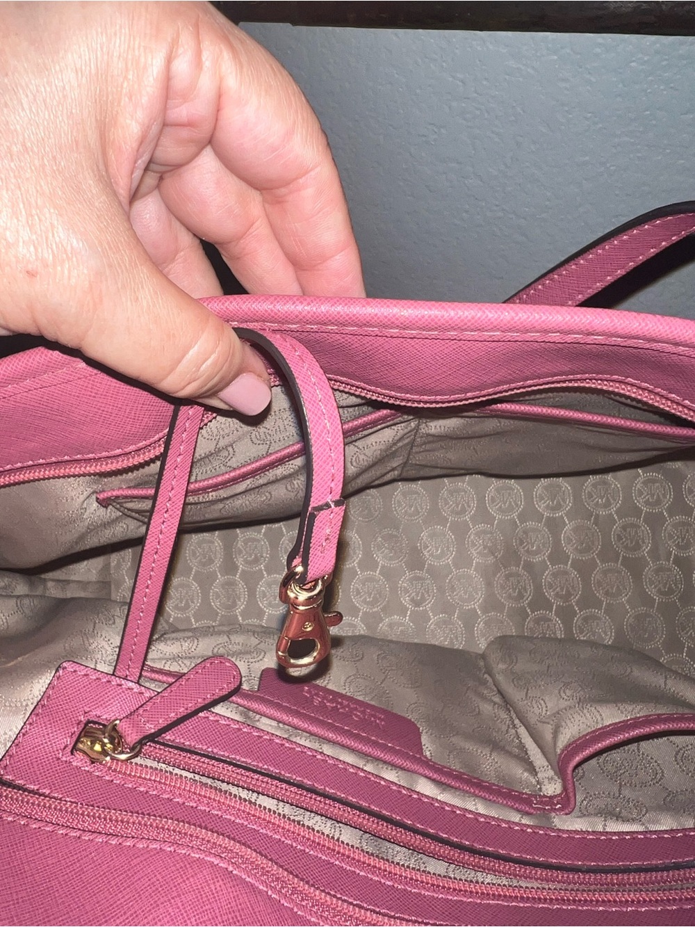Michael Kors Pink Saffiano Tote with Gold MK Charm Mauve Pink - Picture 5 of 8